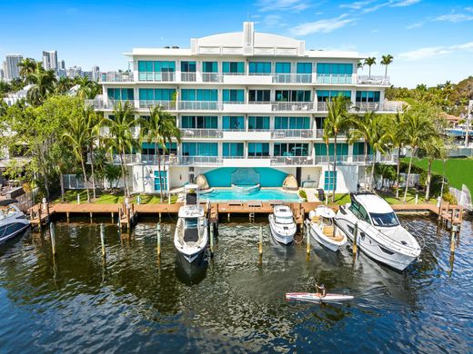 Residential complexes in Fort Lauderdale, Broward County