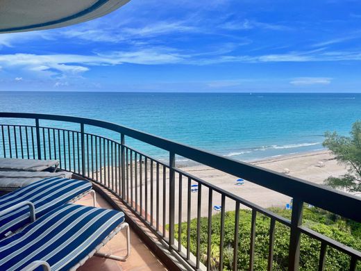 Residential complexes in Palm Beach Shores, Palm Beach
