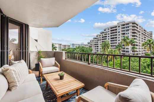 Residential complexes in Key Biscayne, Miami-Dade