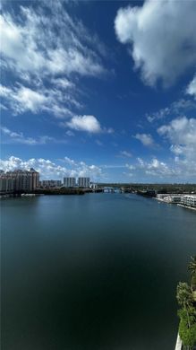 Kamienica w Sunny Isles Beach, Miami-Dade County