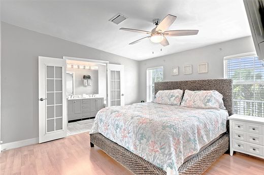 Villa in Marathon, Monroe County