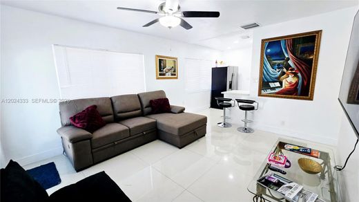 Villa - Dania Beach, Broward County