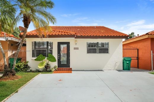 Villa in Hialeah Gardens, Miami-Dade County