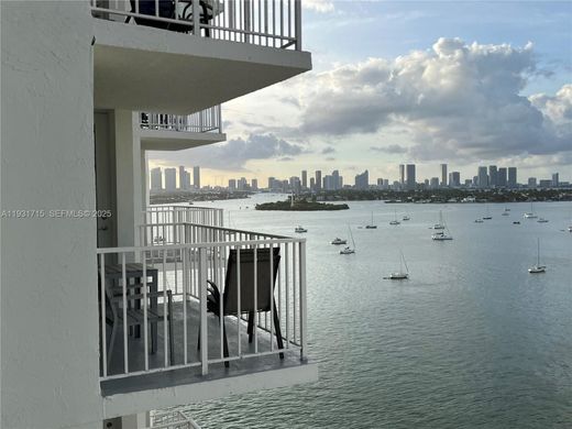 Residential complexes in Miami Beach, Miami-Dade