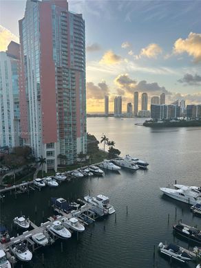 Residential complexes in Aventura, Miami-Dade