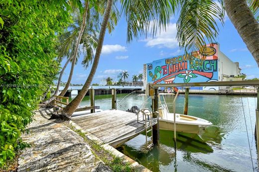 Miami Beach, Miami-Dade Countyのアパートメント・コンプレックス