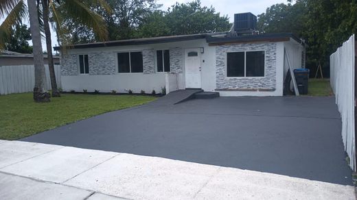 Villa in West Park, Broward County