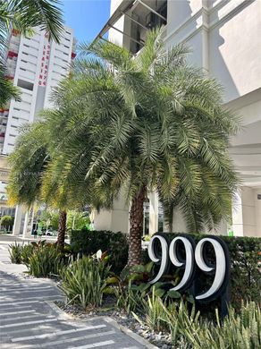 Residential complexes in Miami, Miami-Dade
