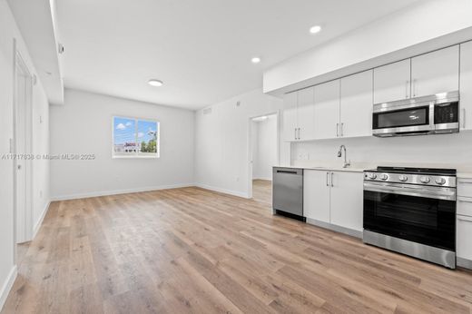 ‏בניין ב  מיאמי, Miami-Dade County