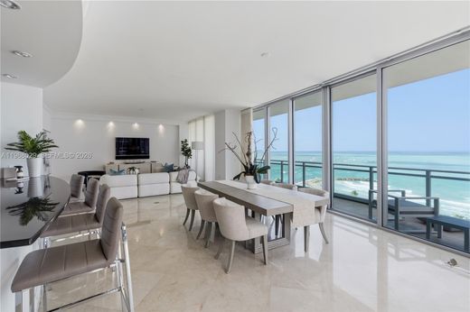Residential complexes in Bal Harbour, Miami-Dade