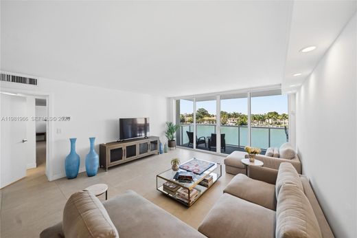 Residential complexes in Miami Beach, Miami-Dade