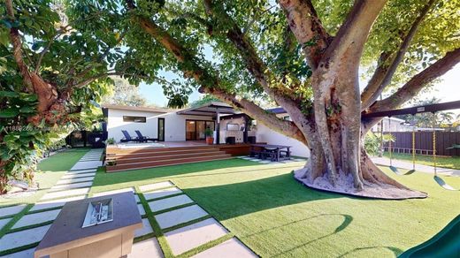 Villa - Miami Springs, Miami-Dade County