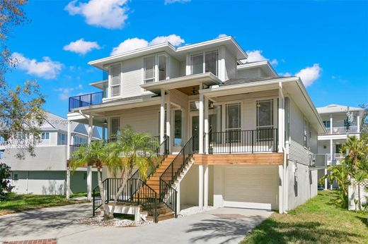 Villa in Crystal Beach, Pinellas County