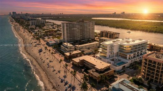 Residential complexes in Hollywood, Broward County