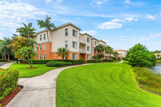 Residential complexes in Palm Beach Gardens, Palm Beach