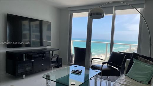 Residential complexes in Miami Beach, Miami-Dade