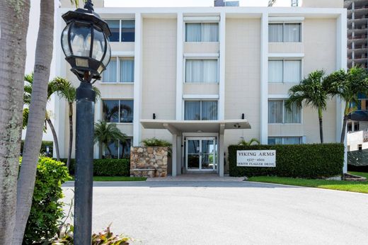 Residential complexes in West Palm Beach, Palm Beach