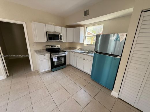 ﻓﻴﻼ ﻓﻲ ميامي، فلوريدا, Miami-Dade County