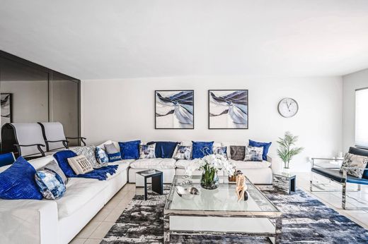 Residential complexes in Lauderdale by the sea, Broward County