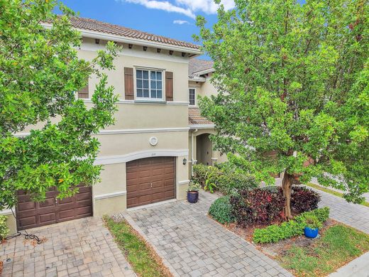 Townhouse in Deerfield Beach, Broward County