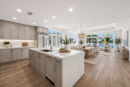 Residential complexes in Palm Beach Shores, Palm Beach