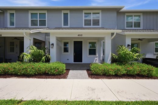 Townhouse in Westlake, Hillsborough County