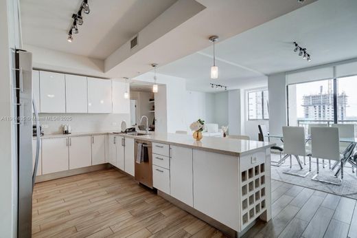 ‏בניין ב  מיאמי, Miami-Dade County