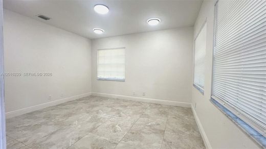 Townhouse in Cooper City, Broward County