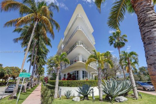 Residential complexes in Miami Beach, Miami-Dade