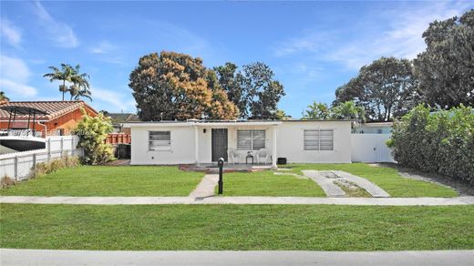 Villa en Hialeah, Miami-Dade County