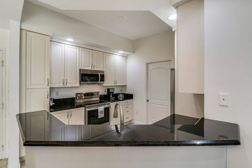 Residential complexes in West Palm Beach, Palm Beach