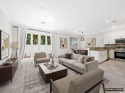 Townhouse in Oakland Park, Broward County