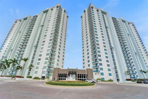 Residential complexes in Sunrise, Broward County
