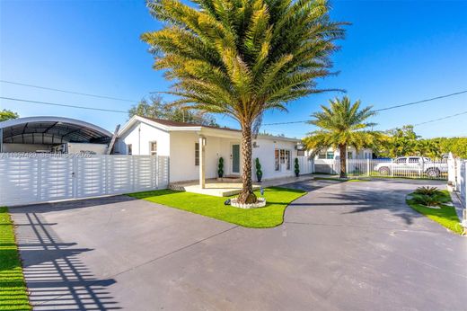 Villa in Miami Heights Trailer Park, Miami-Dade