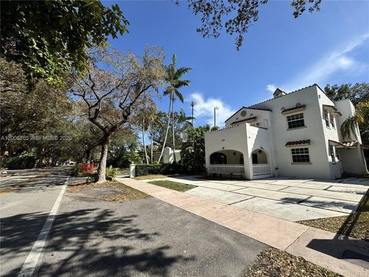 Complexes résidentiels à Coral Gables, Comté de Miami-Dade