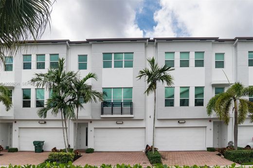 Townhouse in Oakland Park, Broward County