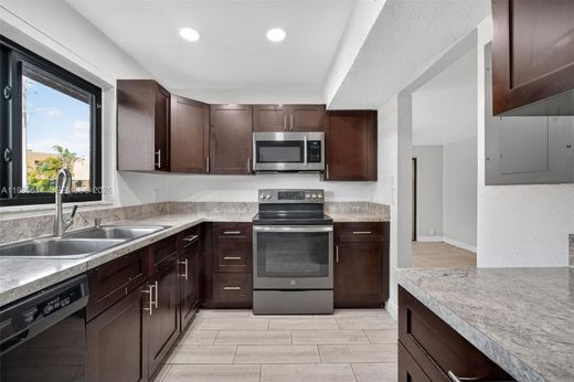 Stadthaus in Pembroke Pines, Broward County