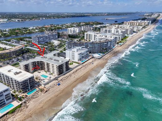 Residential complexes in South Palm Beach, Palm Beach