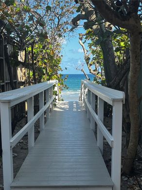Townhouse in Highland Beach, Palm Beach