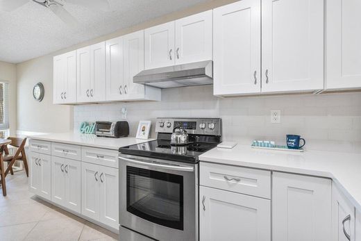 Residential complexes in Delray Beach, Palm Beach