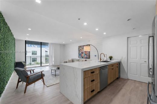 Residential complexes in Coral Gables, Miami-Dade