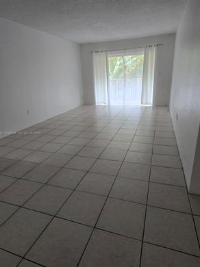 Residential complexes in Miami, Miami-Dade