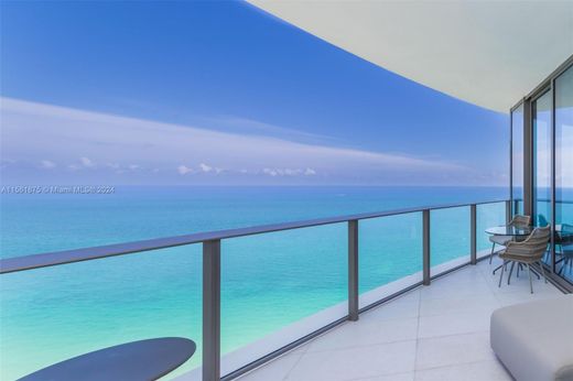 Sunny Isles Beach, Miami-Dade Countyのアパートメント・コンプレックス