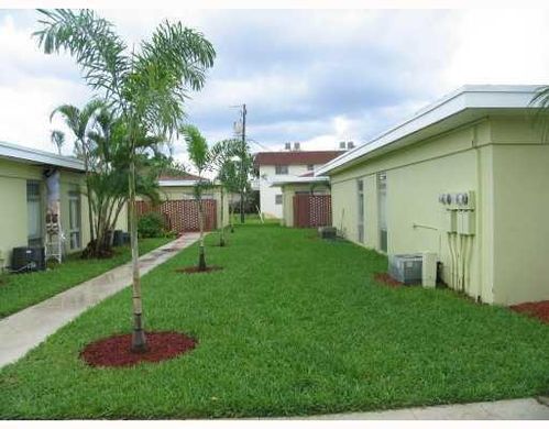 Residential complexes in West Palm Beach, Palm Beach