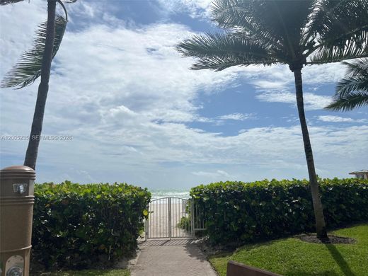 Complexes résidentiels à Sunny Isles Beach, Comté de Miami-Dade