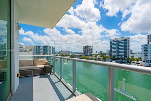 North Bay Village, Miami-Dade Countyのアパートメント・コンプレックス