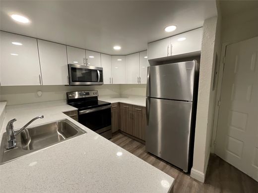 Residential complexes in North Miami Beach, Miami-Dade