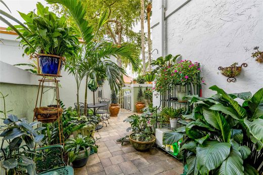 Residential complexes in Pompano Beach, Broward County