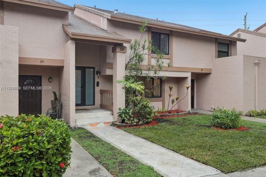 Townhouse in Cooper City, Broward County