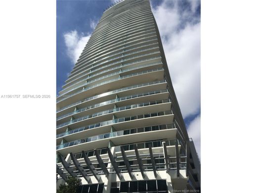 Kamienica w Miami, Miami-Dade County